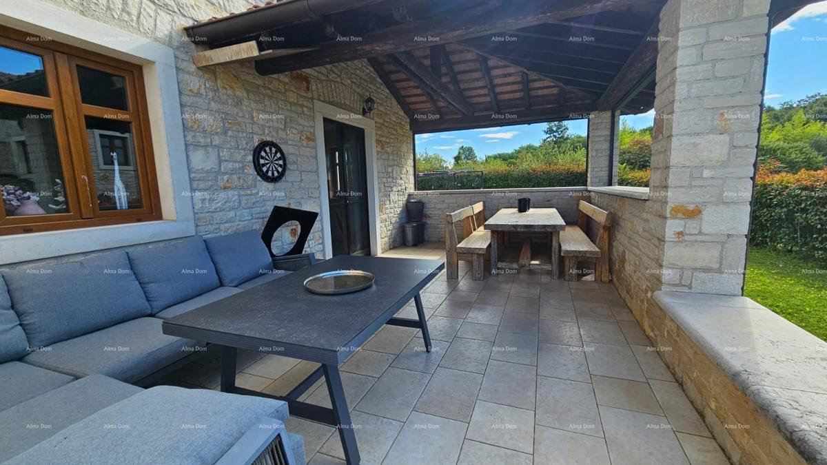 Prostrana casa con piscina a Sveti Lovreč - la casa perfetta per la famiglia