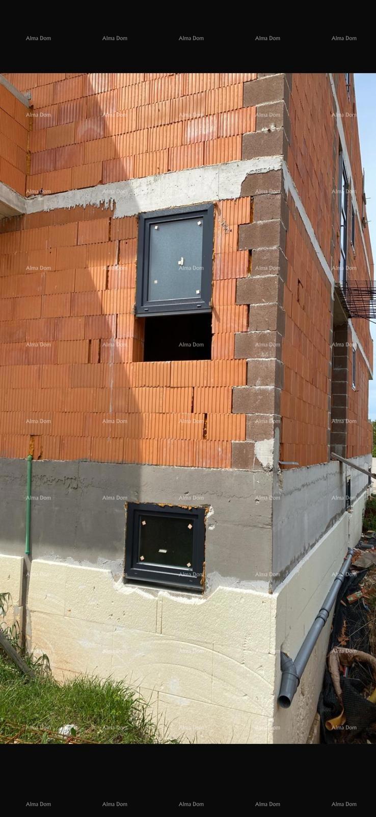 Case in costruzione a Peroj!