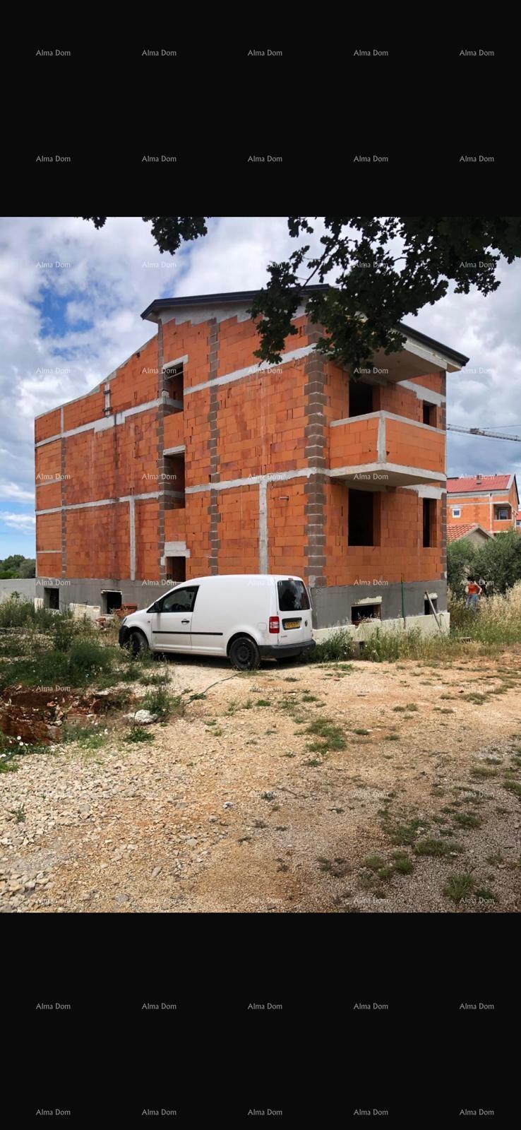 Case in costruzione a Peroj!