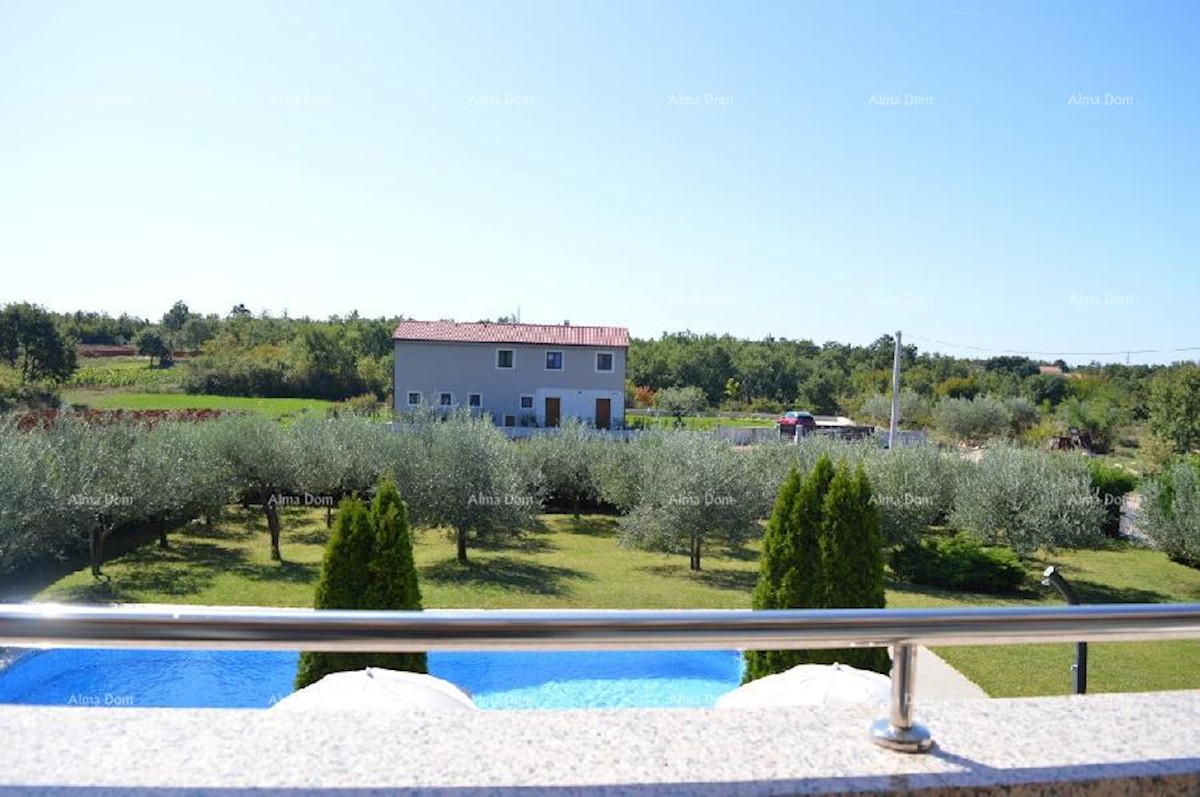 La casa con la piscina!