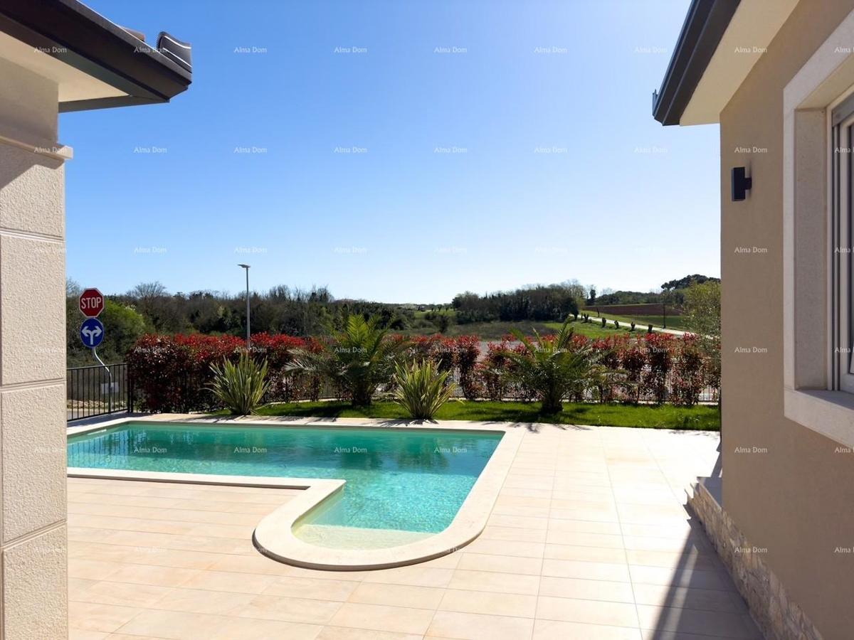 Vendita di una bellissima villa con piscina, in stile mediterraneo, Umago