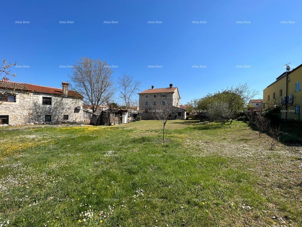 Una bella casa in pietra a dieci chilometri dal centro di Parenzo.