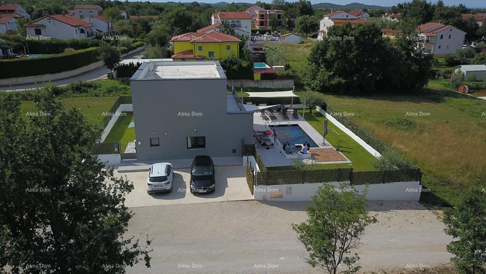 È in vendita una bellissima villa con piscina vicino a Parenzo