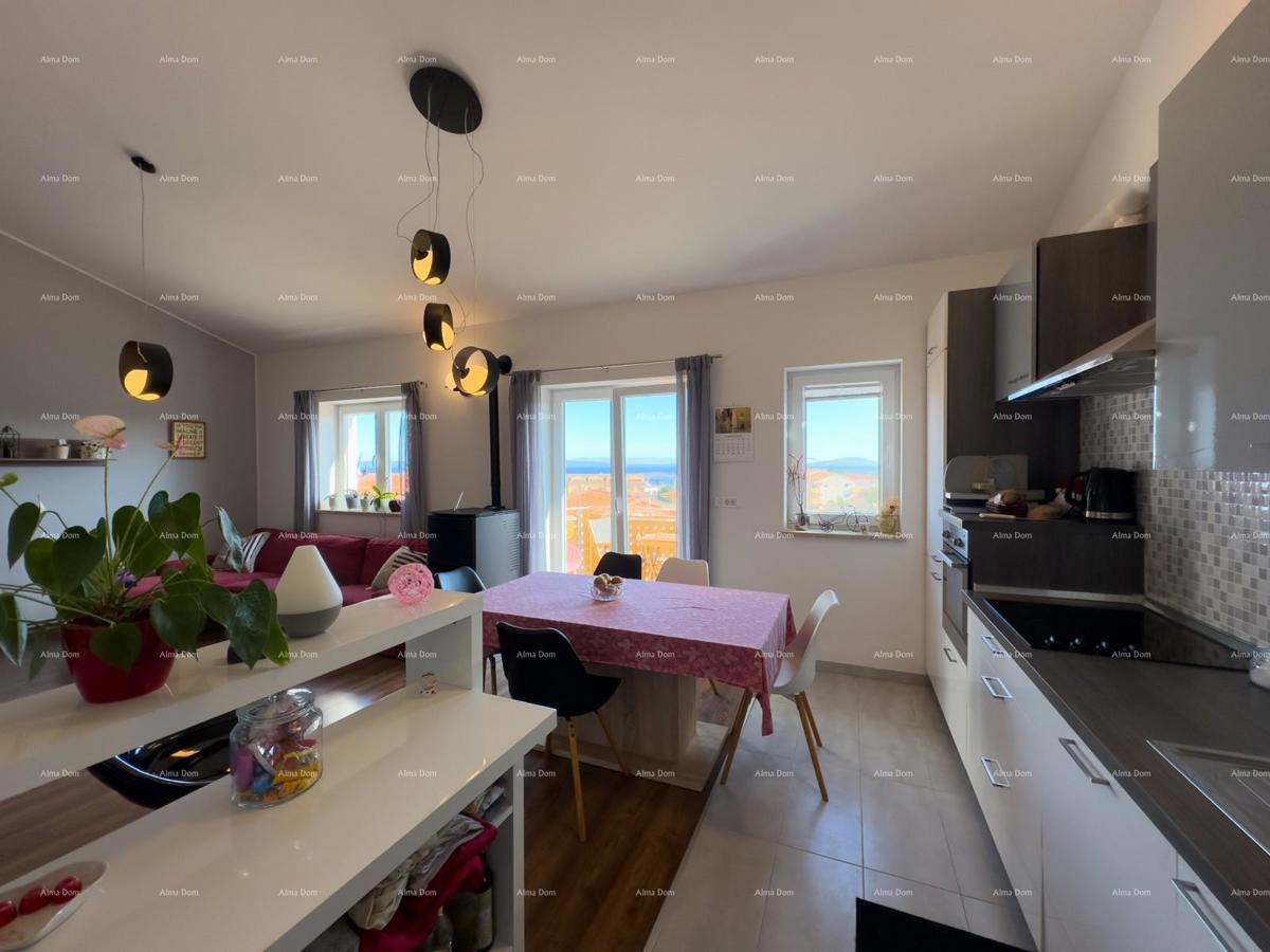Vendiamo un appartamento con vista mare!