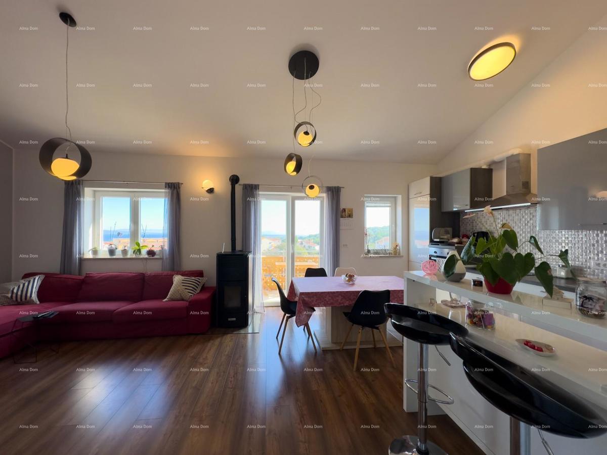 Vendiamo un appartamento con vista mare!