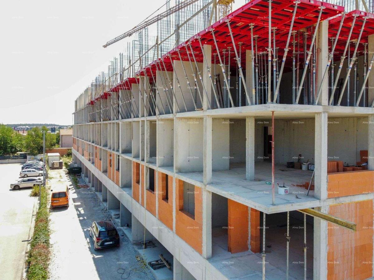 Riservato!!!! Pula! Edificio residenziale moderno con ascensore, vicino al centro. S25