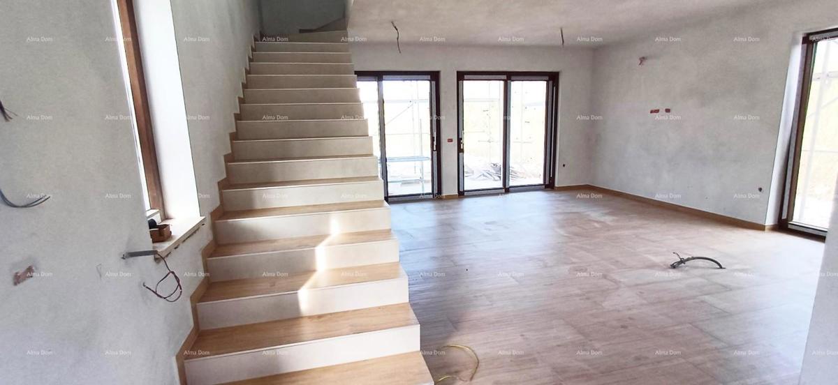 Vendita di una moderna casa con piscina in un tranquillo e bel luogo istriano,  Svetvinčenat!