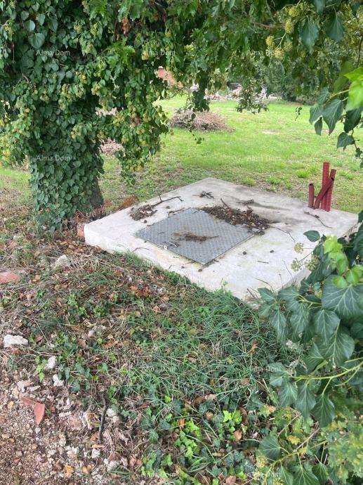 In vendita terreno edificabile di 1000m2 nei dintorni di Poreč