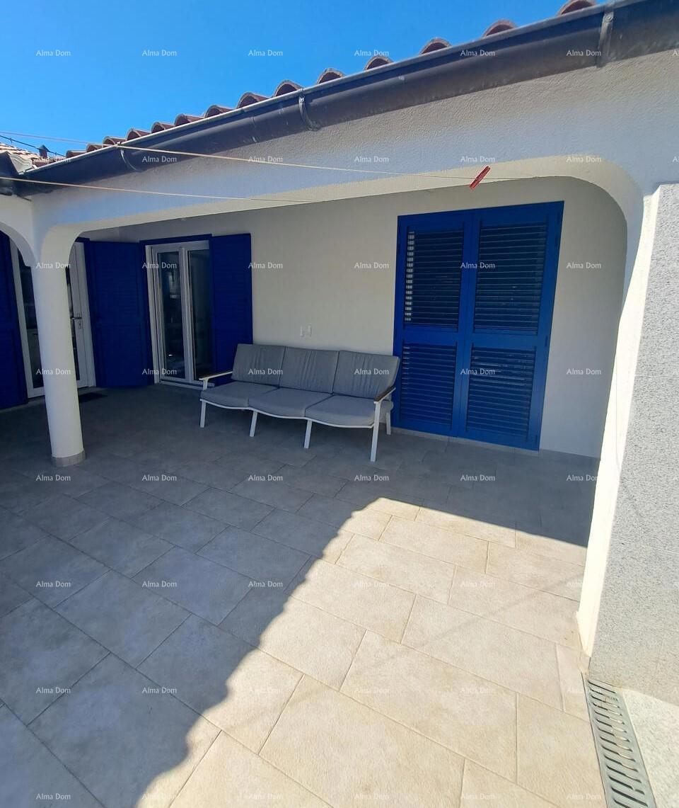 Casa indipendente con atrio, 400 m dal mare – Barbariga