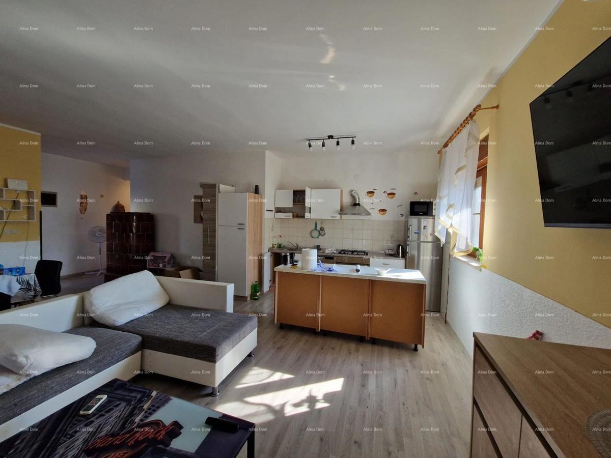 Casa indipendente con due appartamenti, 181 m2, Banjole in vendita