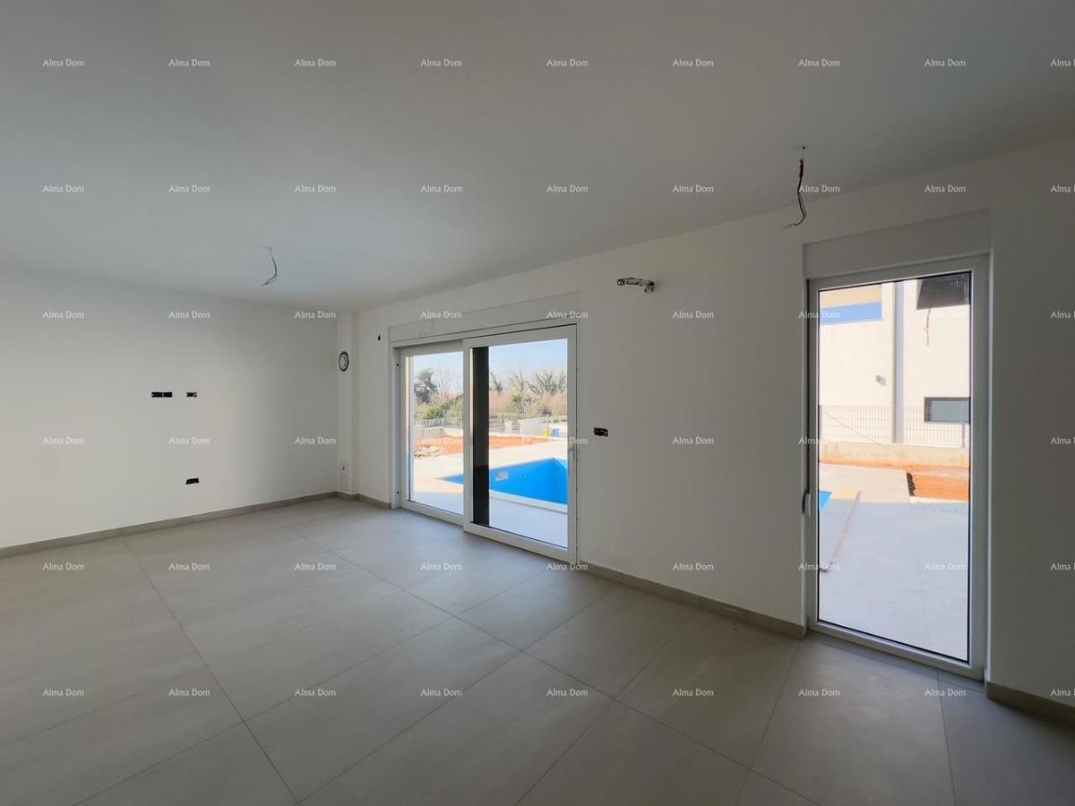 1 km daleko od centra Medulina. In vendita nuova casa con piscina in ottima posizione, vicino al mare!