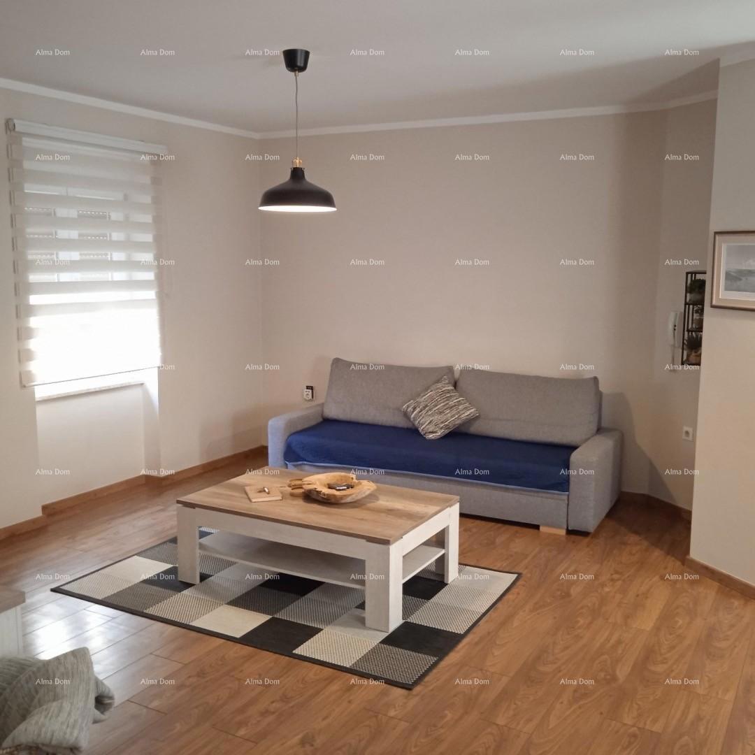 FORUM ZONA PEDONALE. Vendita di un appartamento ben arredato in una posizione attraente, Pula, centro!