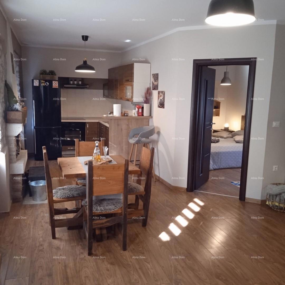 FORUM ZONA PEDONALE. Vendita di un appartamento ben arredato in una posizione attraente, Pula, centro!