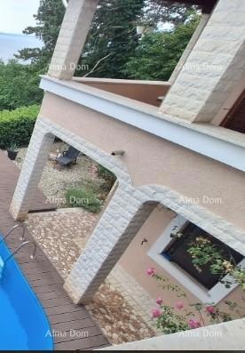 Bellissima casa familiare con vista mare – Veprinac, Opatija