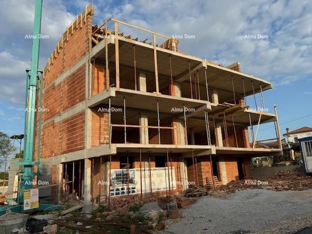 Vendita di un appartamento con piscina e giardino in un moderno edificio di nuova costruzione, Tar!