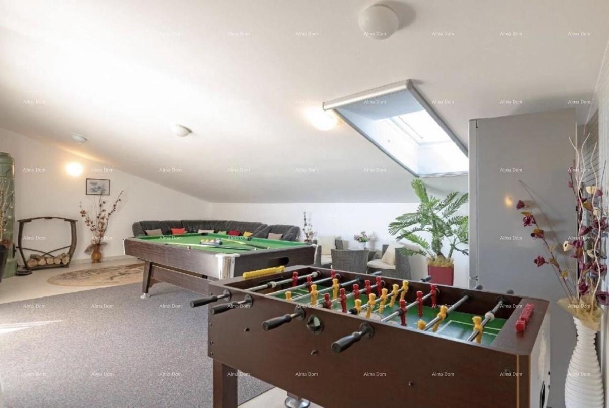 Una bellissima villa con piscina a Dignano è in vendita