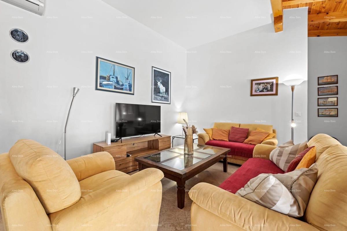 In vendita casa istriana ristrutturata con piscina – Kanfanar, 208 m², due edifici