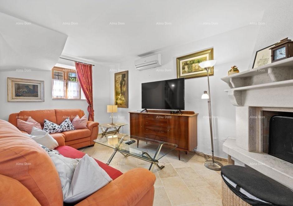 In vendita casa istriana ristrutturata con piscina – Kanfanar, 208 m², due edifici