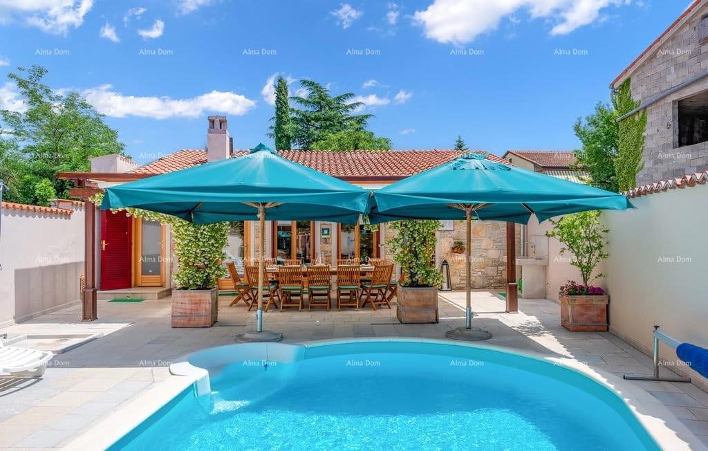 In vendita casa istriana ristrutturata con piscina – Kanfanar, 208 m², due edifici