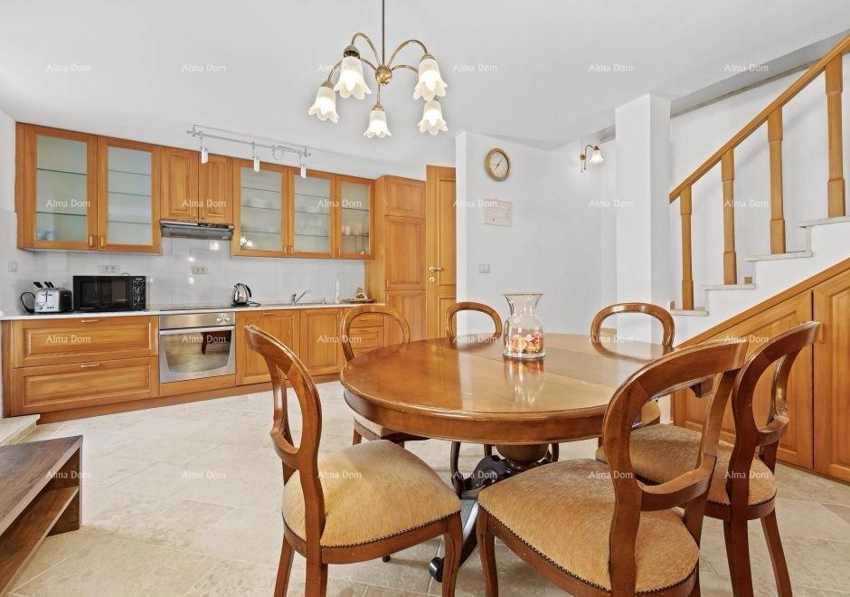 In vendita casa istriana ristrutturata con piscina – Kanfanar, 208 m², due edifici