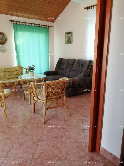 Vendita - Casa indipendente su un bel e curato giardino, Kaštel!