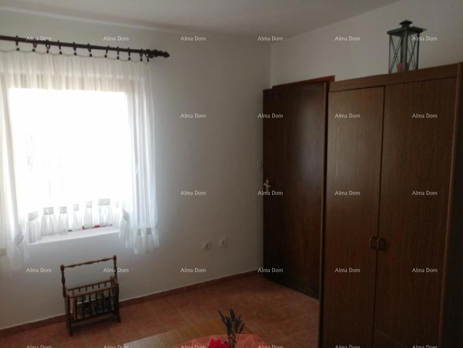 Vendita - Casa indipendente su un bel e curato giardino, Kaštel!