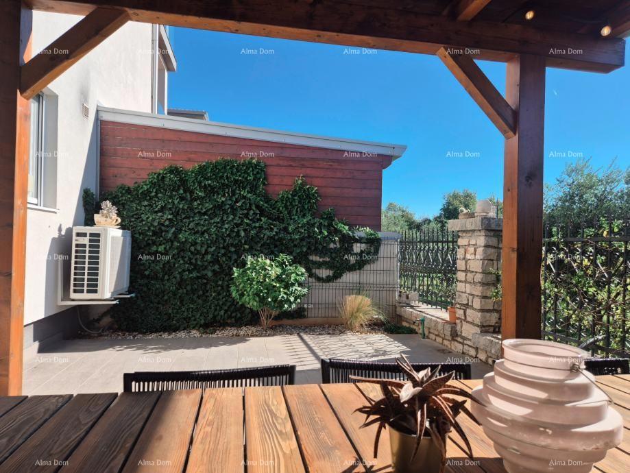 In vendita appartamento completamente arredato a Žbandaj.