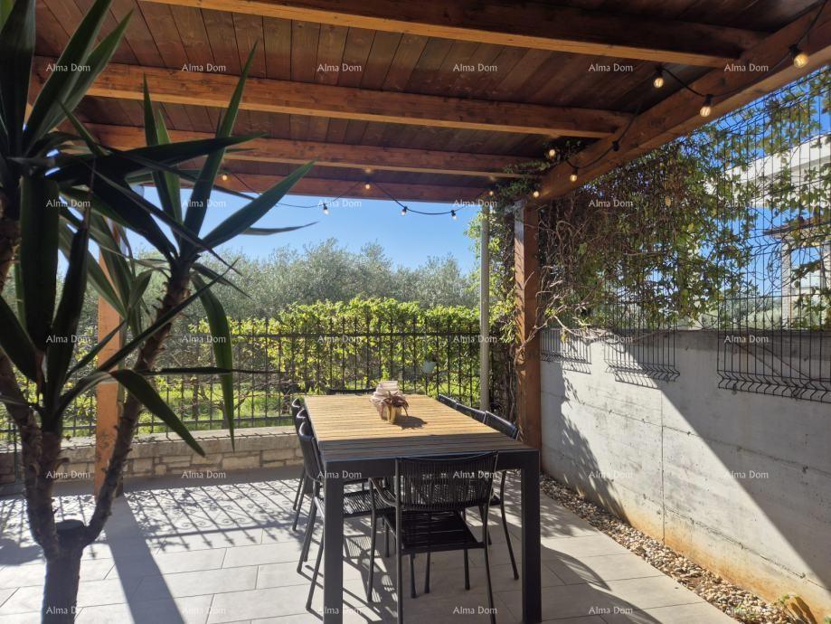 In vendita appartamento completamente arredato a Žbandaj.