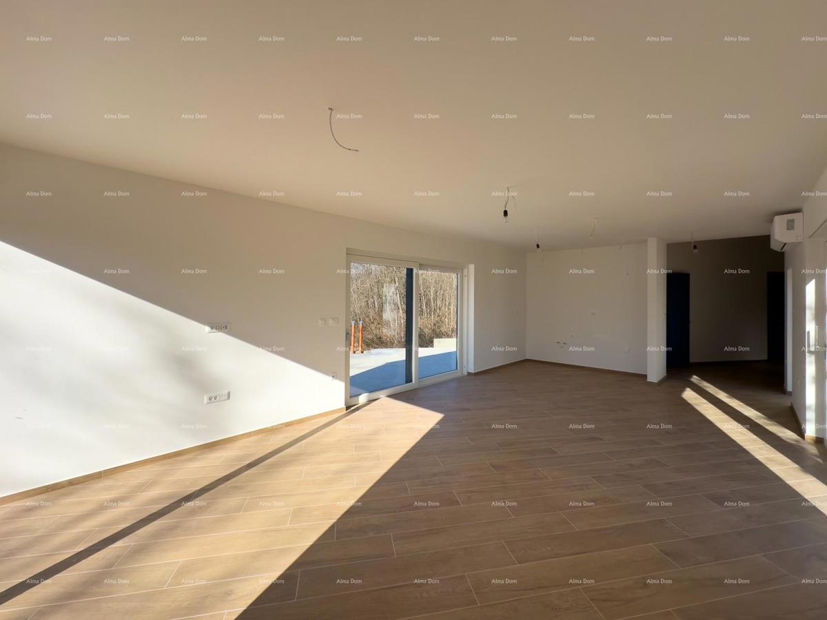 KOŽLJANI - Casa moderna con piscina. Vicino al bosco, a 15 minuti dal mare