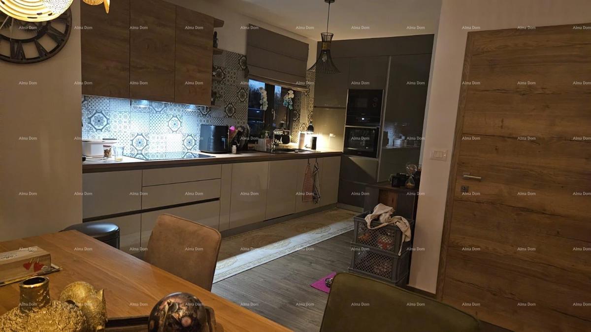 La bellissima casa con piscina e giardino vicino a Labin