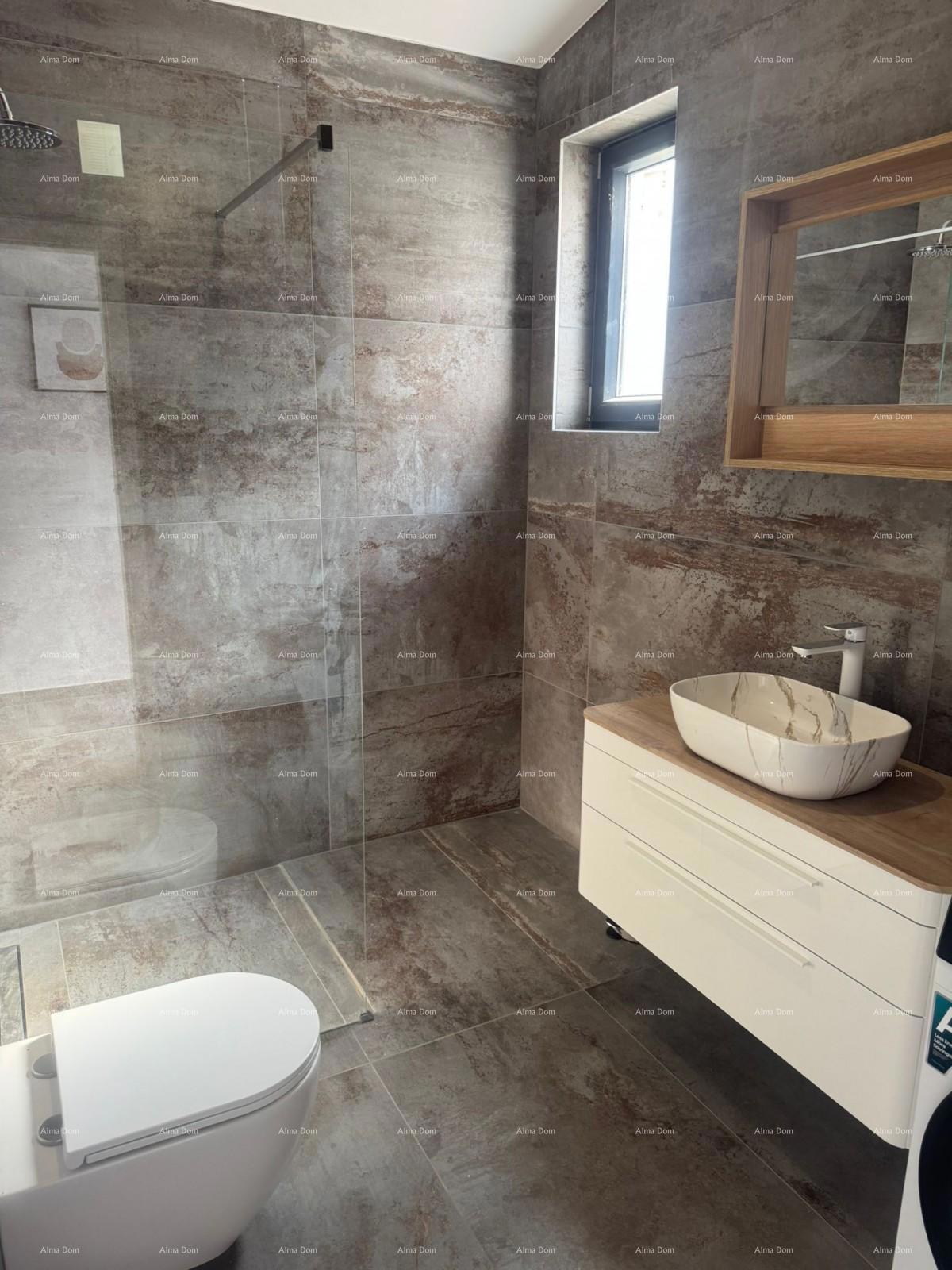 Vendita - casa bifamiliare con piscina riscaldata, nei dintorni di Poreč!