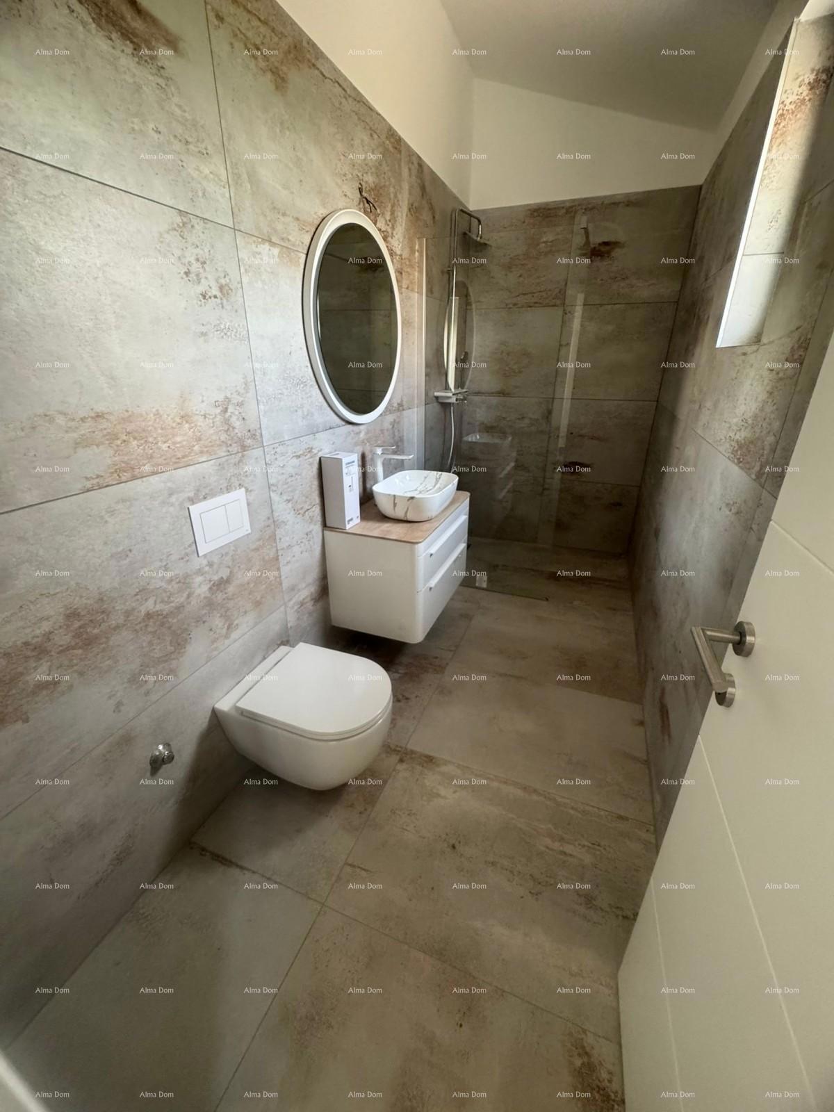 Vendita - casa bifamiliare con piscina riscaldata, nei dintorni di Poreč!