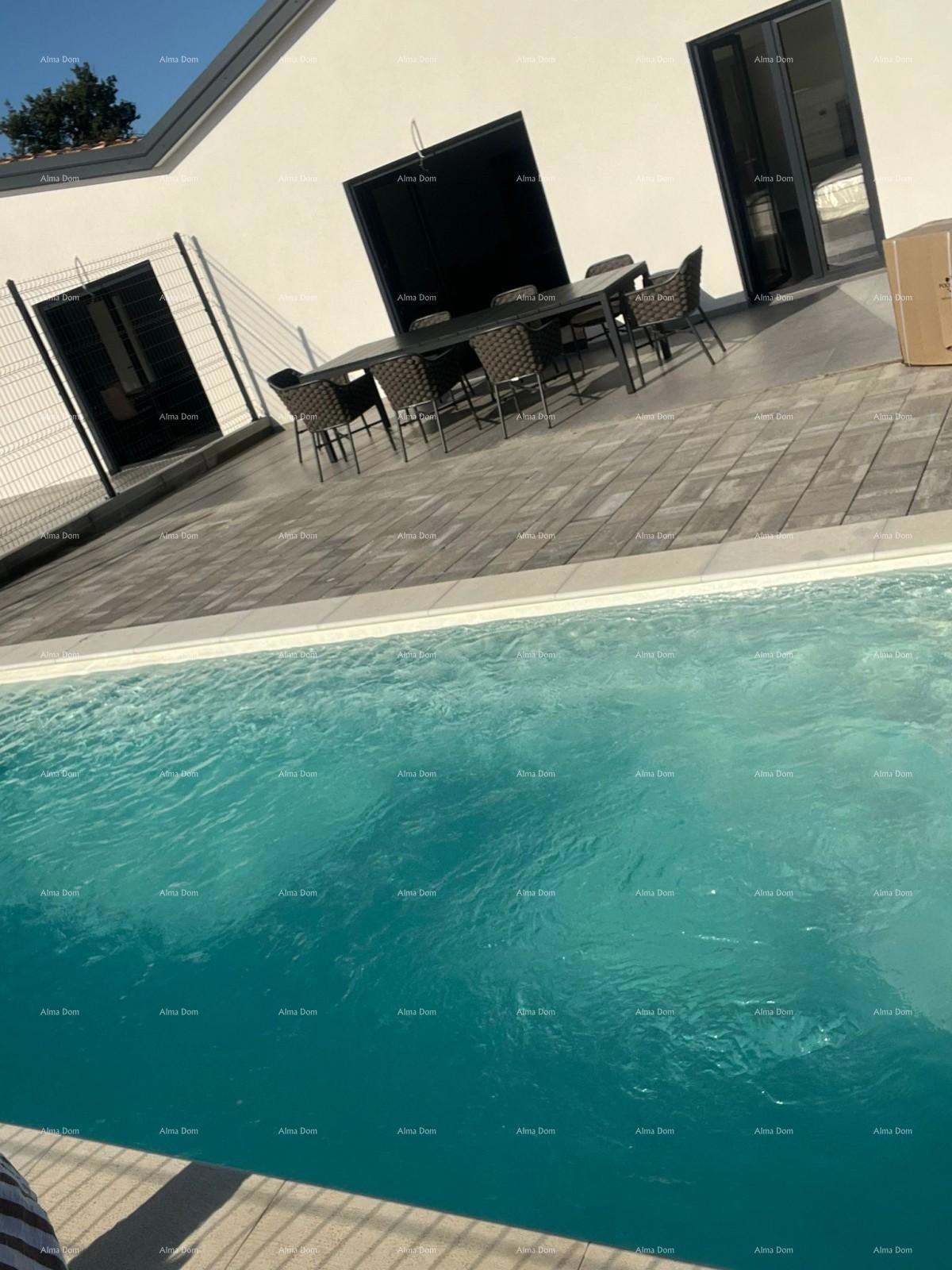 Vendita - casa bifamiliare con piscina riscaldata, nei dintorni di Poreč!