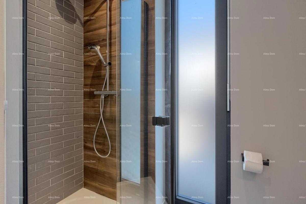 Pula Galižana. Villa con piscina, cucina all'aperto e vista mare.