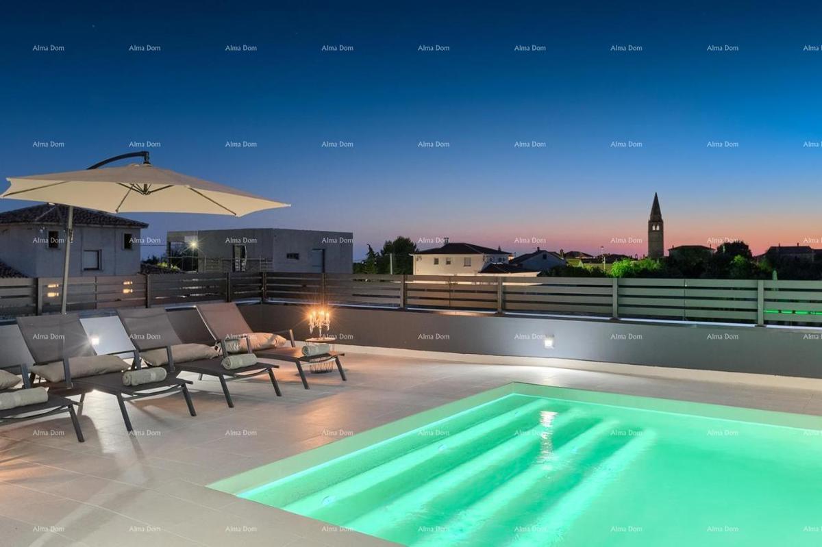 Pula Galižana. Villa con piscina, cucina all'aperto e vista mare.