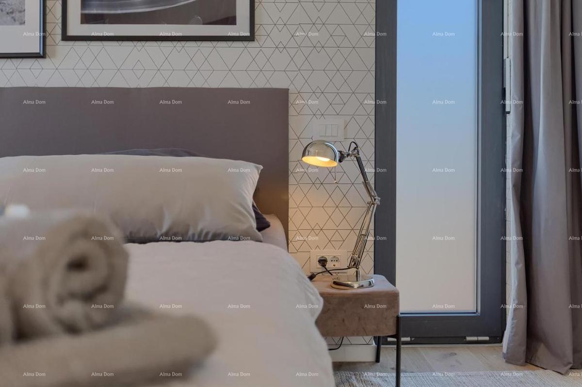 Pula Galižana. Villa con piscina, cucina all'aperto e vista mare.