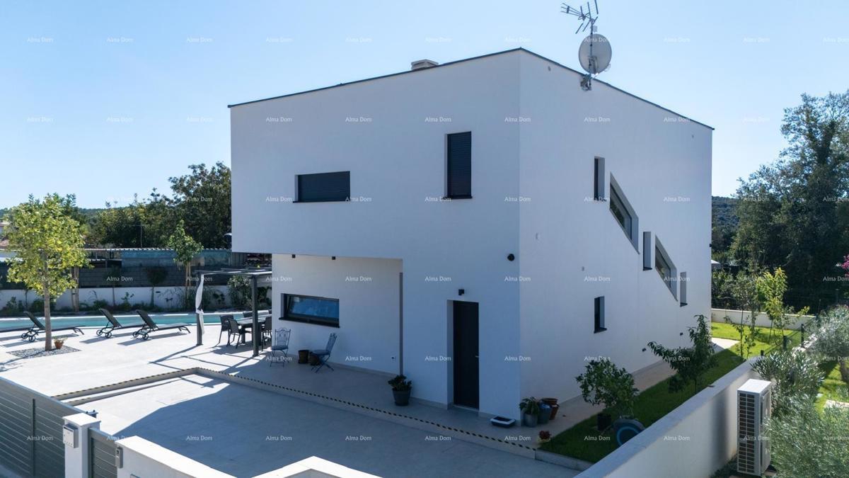Vendita - villa nuova, moderna ed esclusiva con piscina, Volme, Pula!