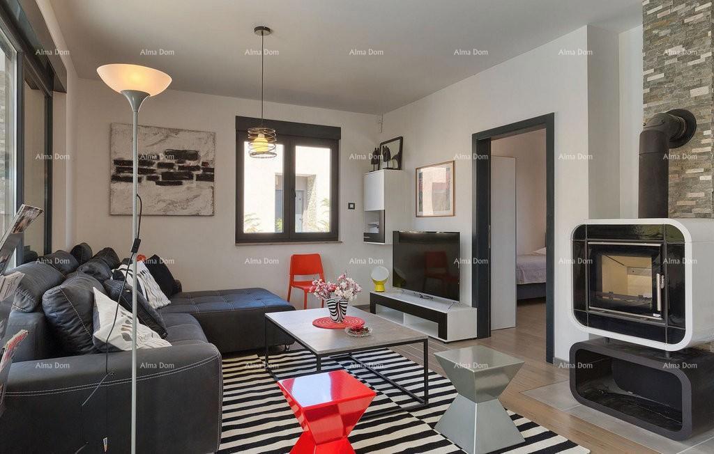 Prizemnica con piscina! Vicinanza al paese di Savičente.