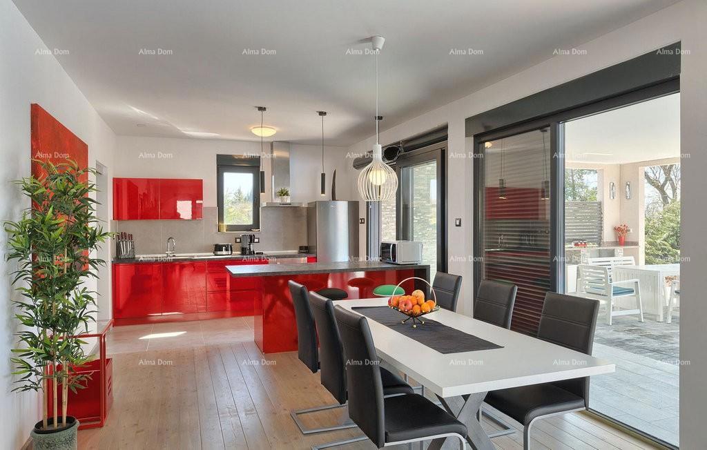 Prizemnica con piscina! Vicinanza al paese di Savičente.