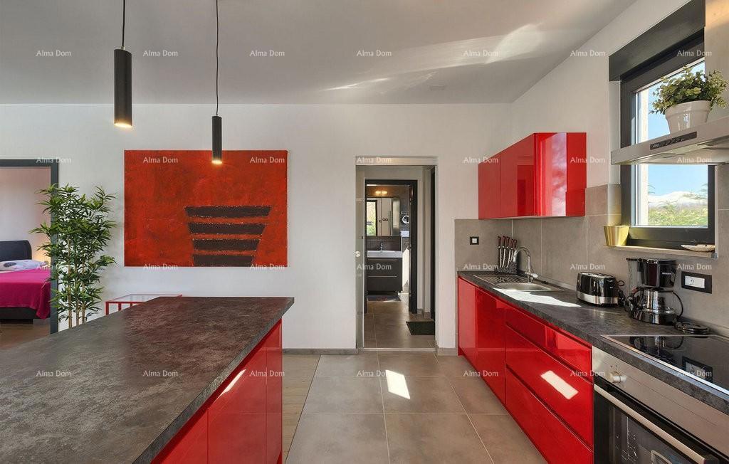 Prizemnica con piscina! Vicinanza al paese di Savičente.