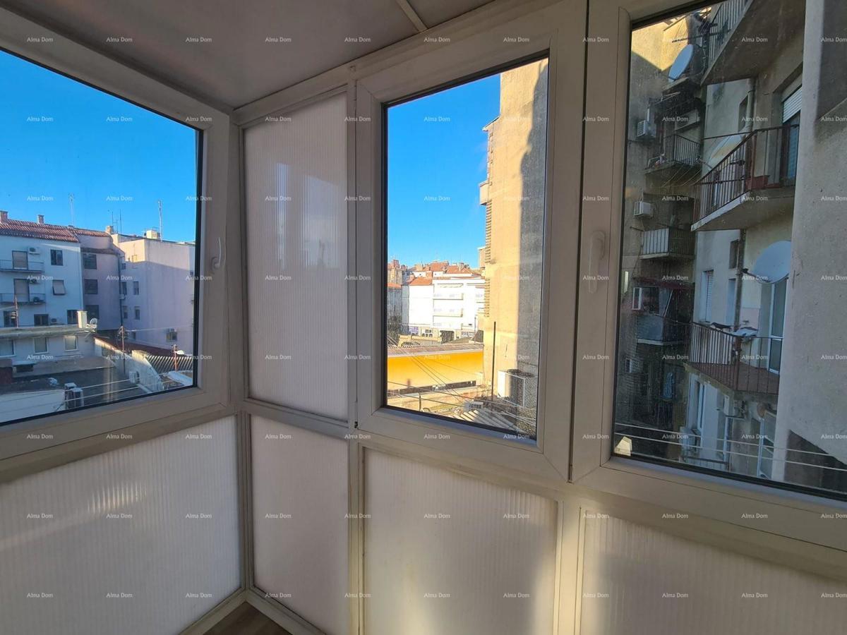 Pula – appartamento bilocale ristrutturato in centro, 72,83 m²