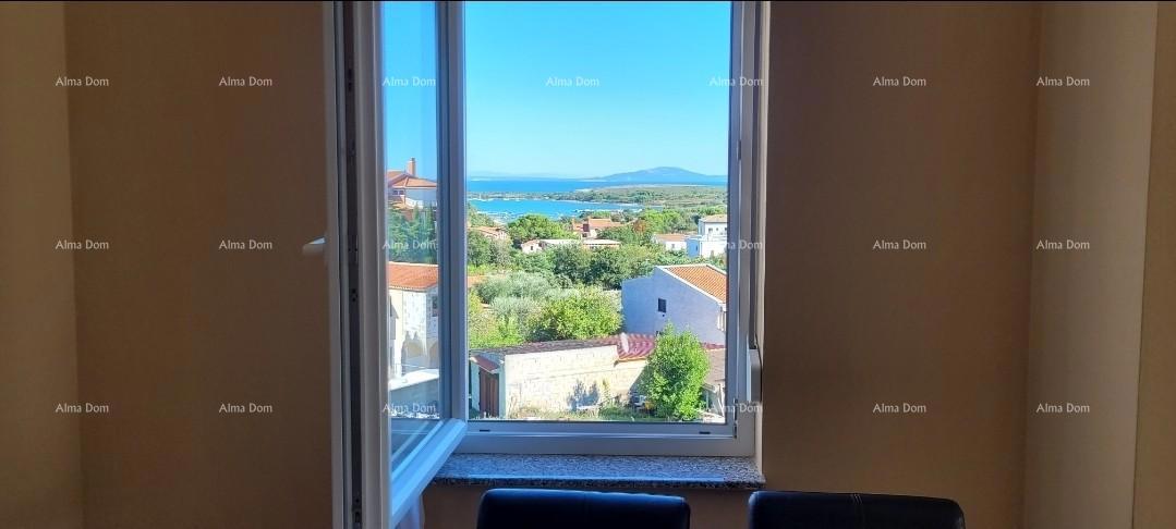 Ližnjan! Appartamento arredato! Vista mare!