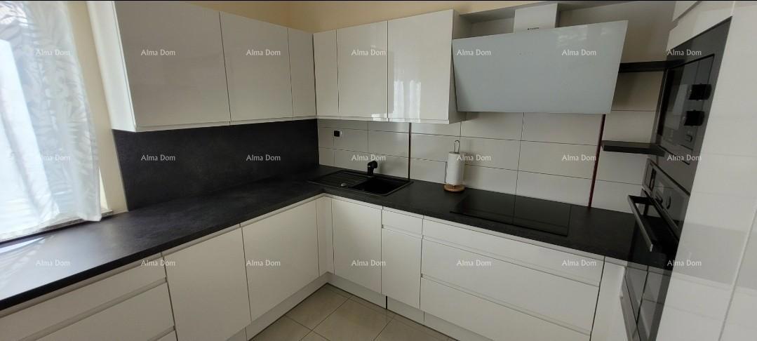 Ližnjan! Appartamento arredato! Vista mare!