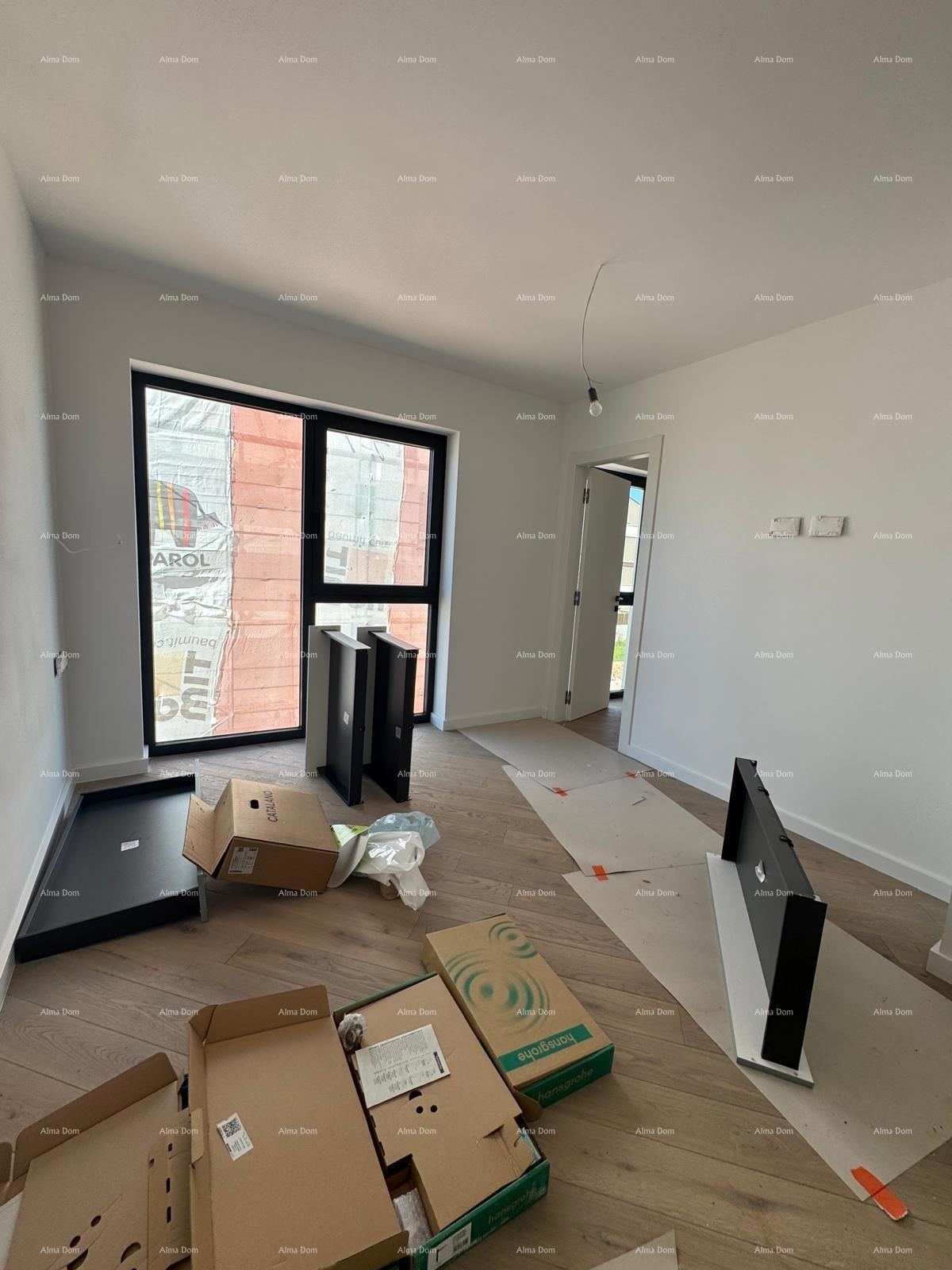 Appartamento in vendita a Rovigno con vista mare