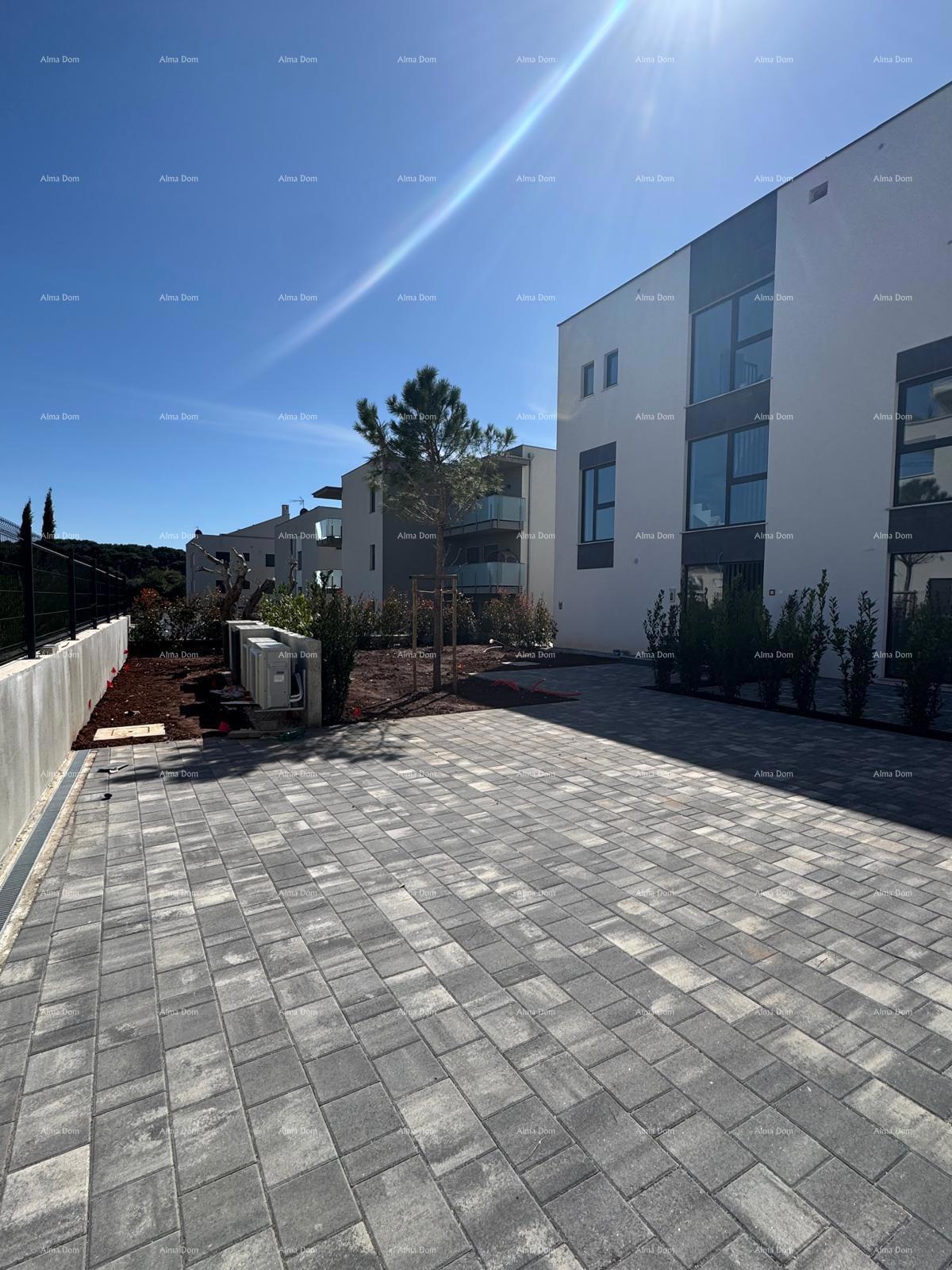 Appartamento in vendita a Rovigno con vista mare