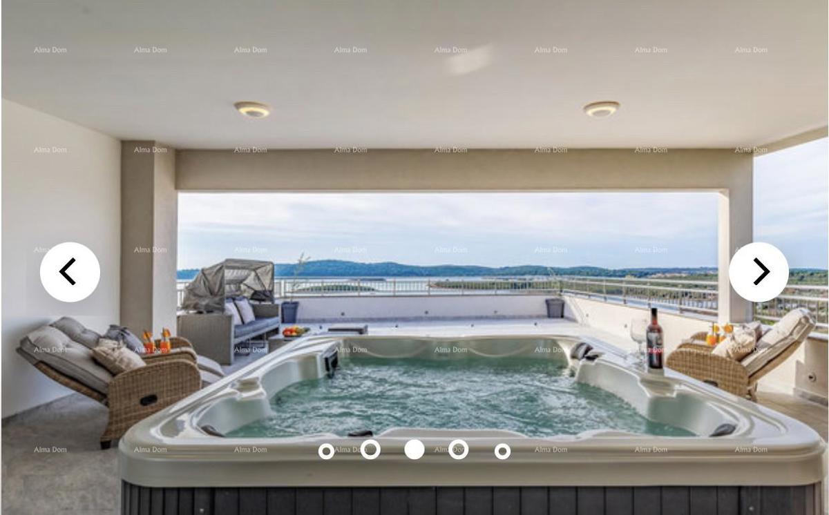 Una bellissima villa con vista mare. POMER