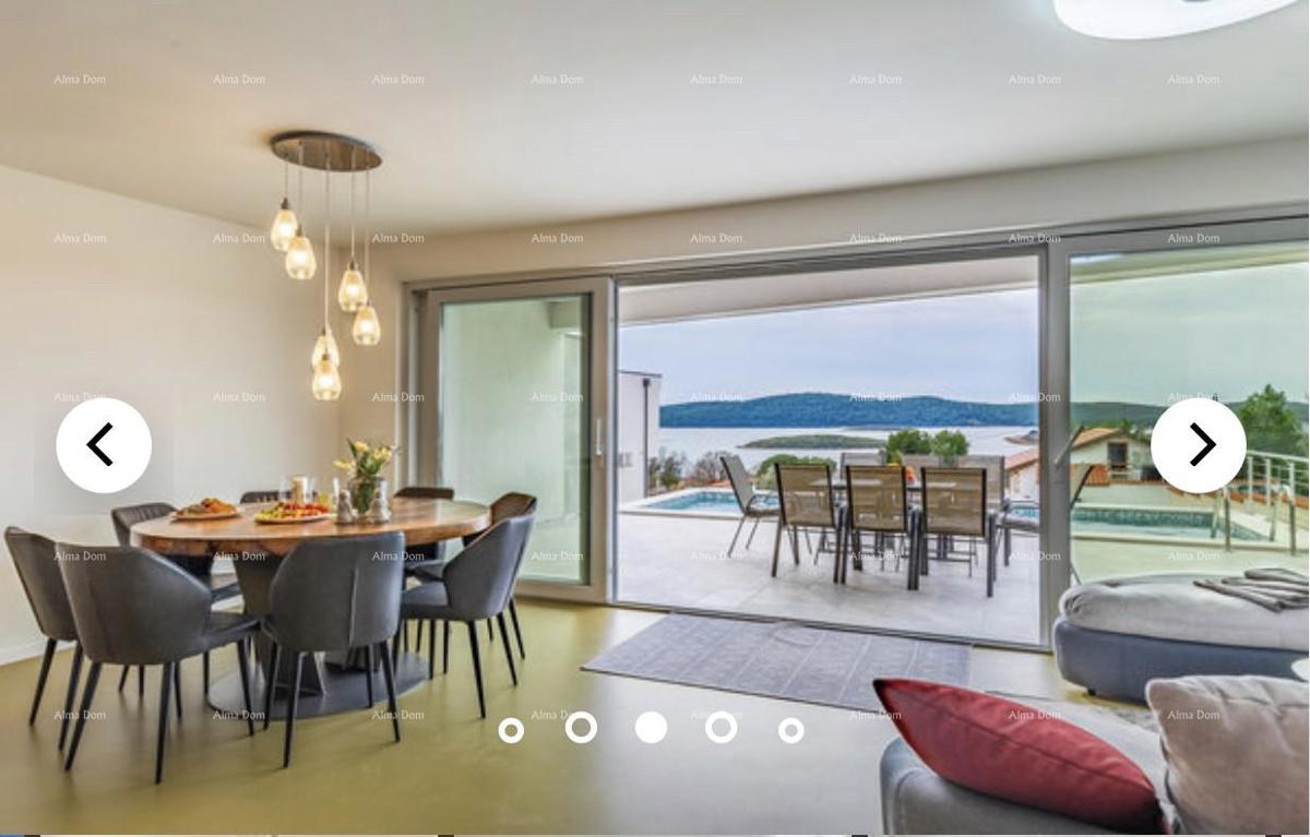 Una bellissima villa con vista mare. POMER