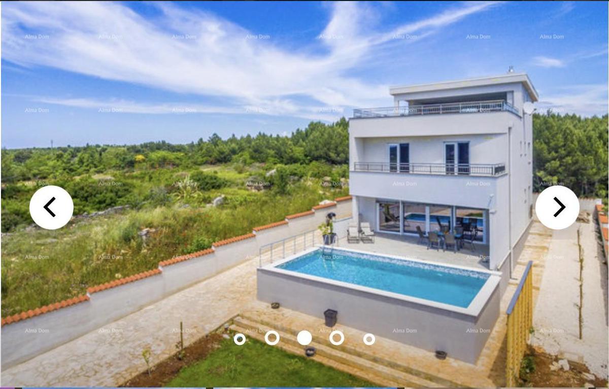 Una bellissima villa con vista mare. POMER