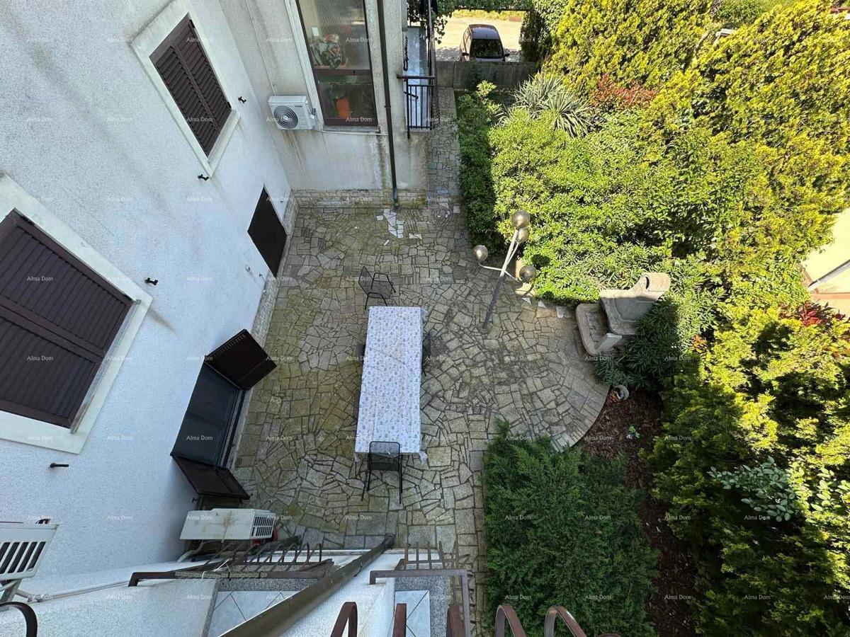 Vendiamo una casa con cinque appartamenti in ottima posizione!