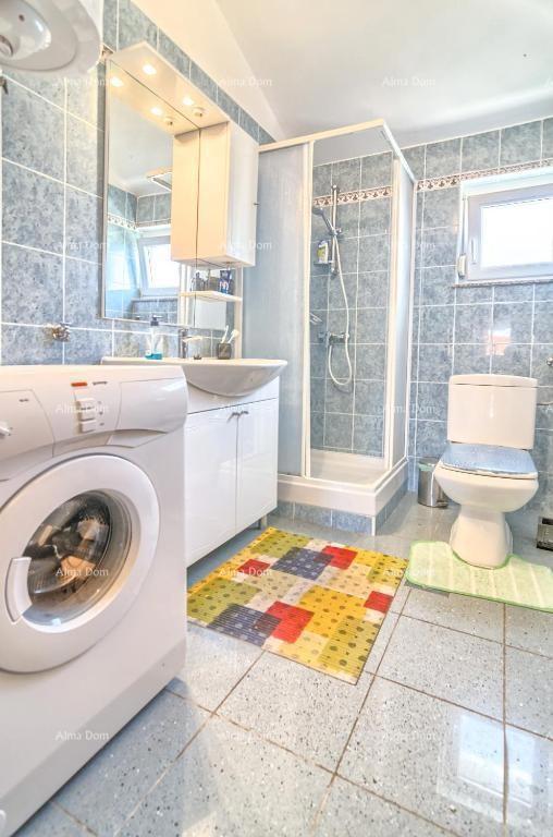 Vendita di una casa con due appartamenti, a 100 m dal mare!!! Vista mare! Medulin!